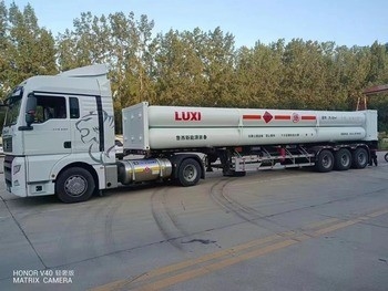 Południowy przyczepnik z zbiornikami LPG o wysokim bezpieczeństwie do bezpiecznego i wydajnego transportu skroplonego gazu naftowego